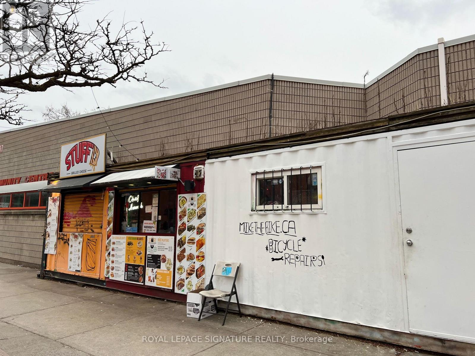 707 DUNDAS STREET W