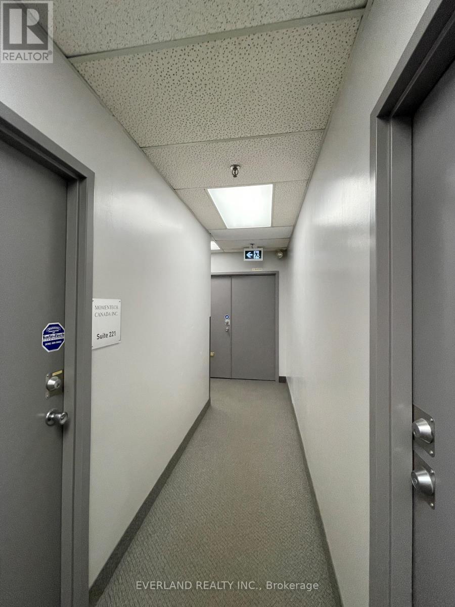 221-222 – 3447 KENNEDY ROAD