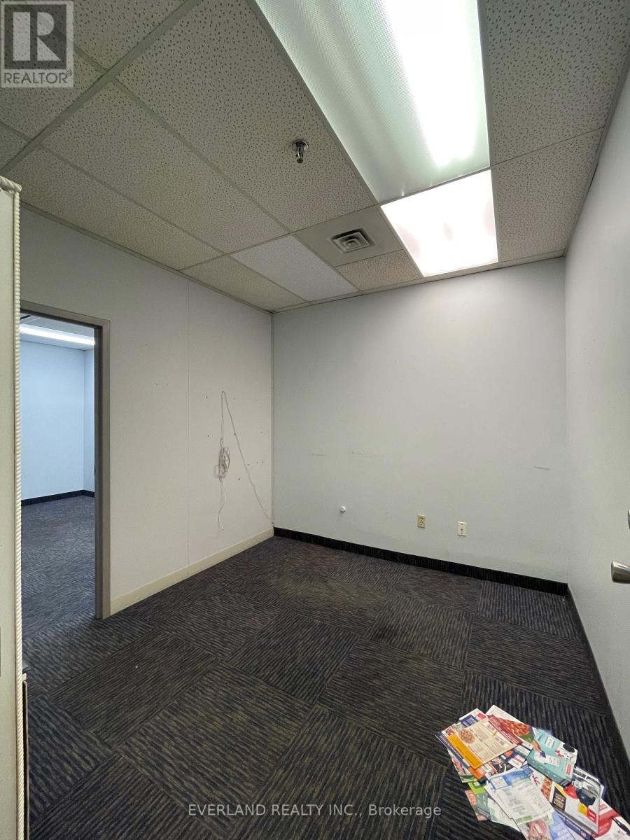 221-222 – 3447 KENNEDY ROAD