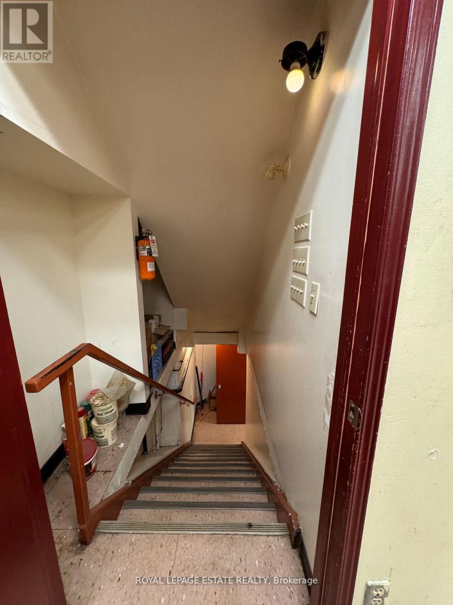 1449 GERRARD STREET E