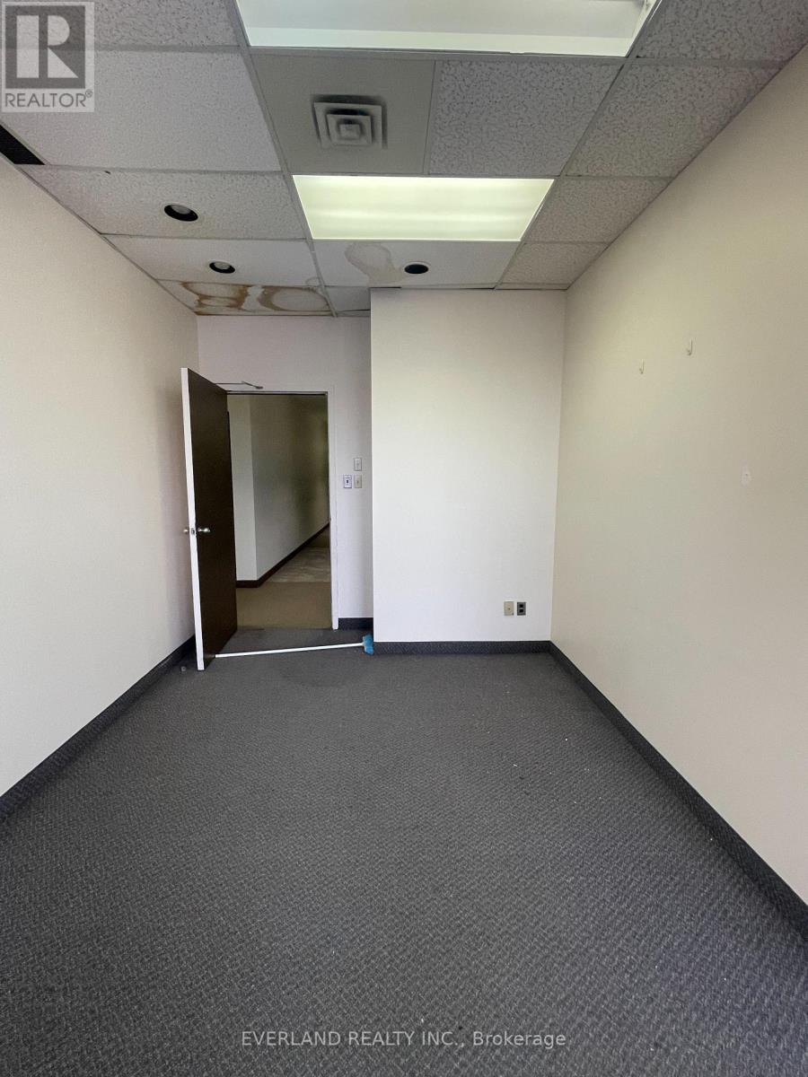 200 – 3601 VICTORIA PARK AVENUE