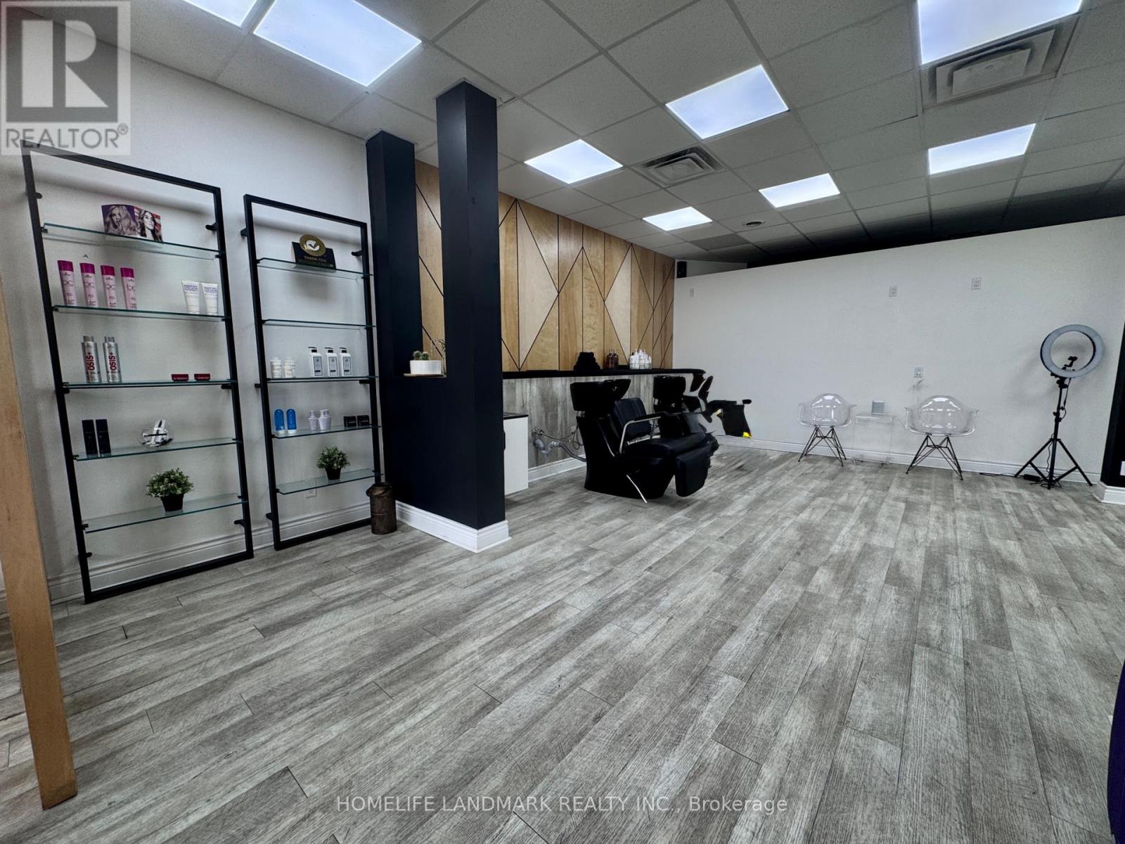 GROUND UNIT – 373 BROADVIEW AVENUE