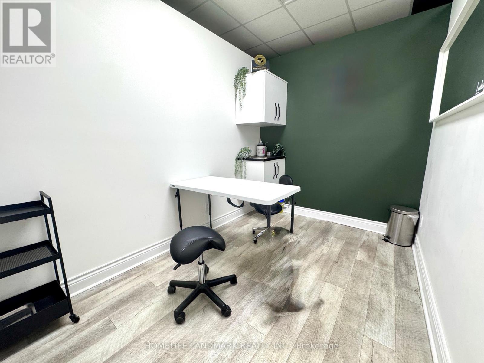 GROUND UNIT – 373 BROADVIEW AVENUE