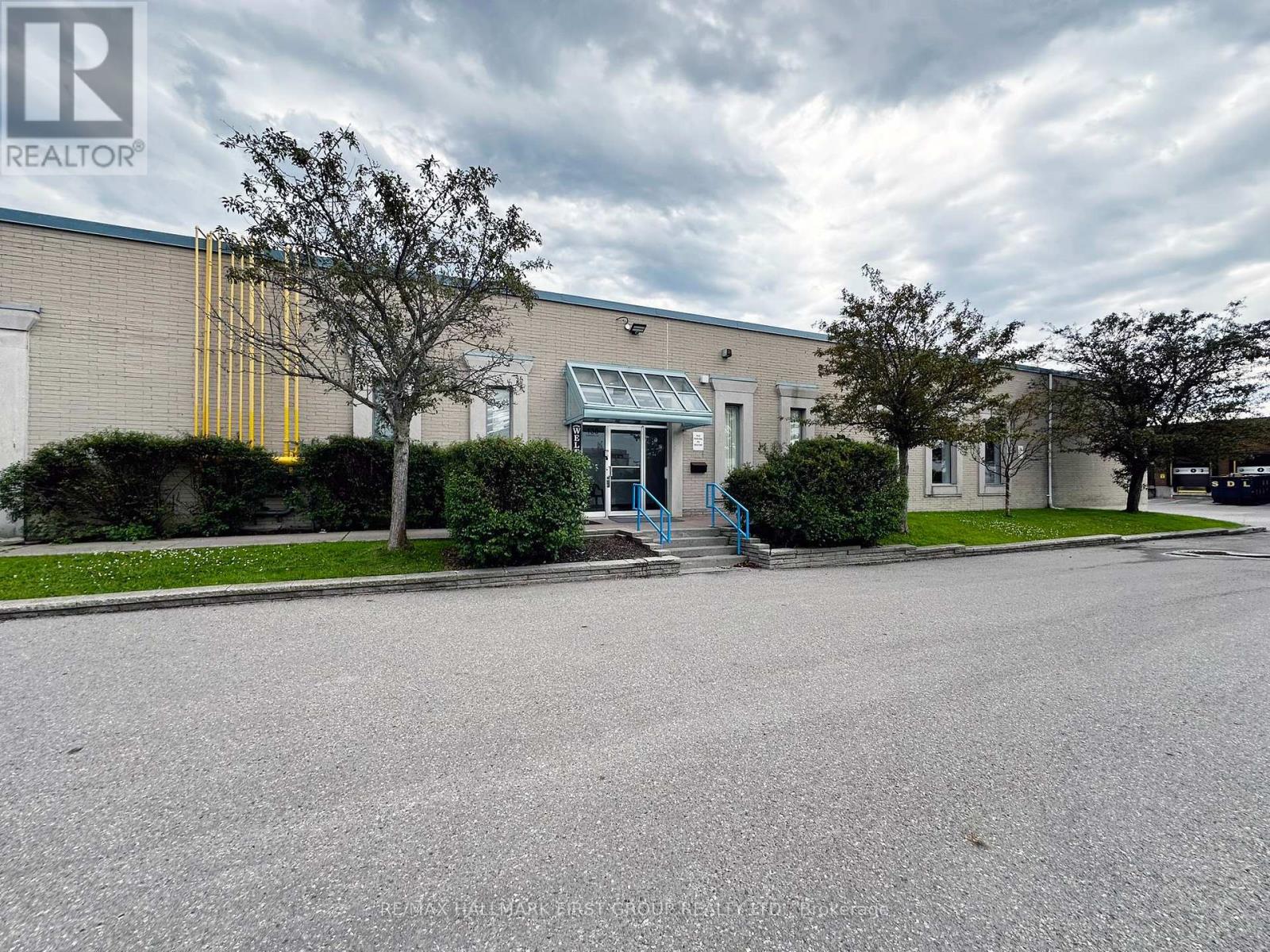 #1,2,3&5 – 126 COMMERCIAL AVENUE