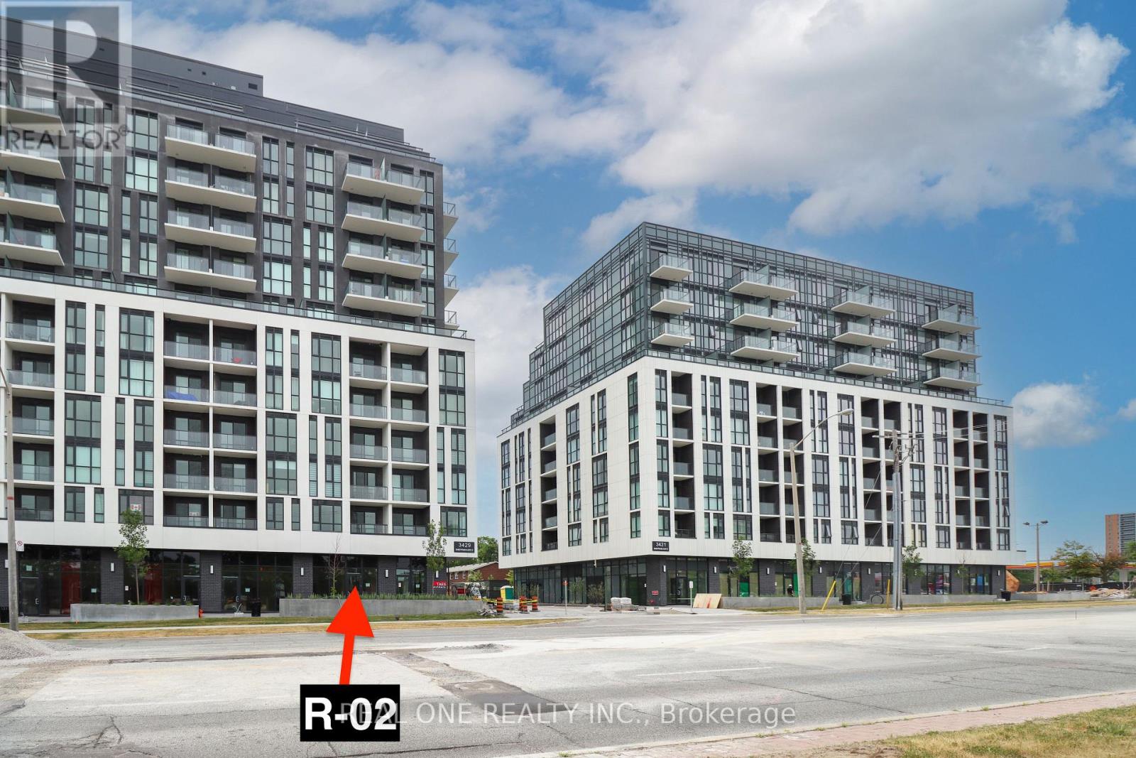 R02 – 3433 SHEPPARD AVENUE E