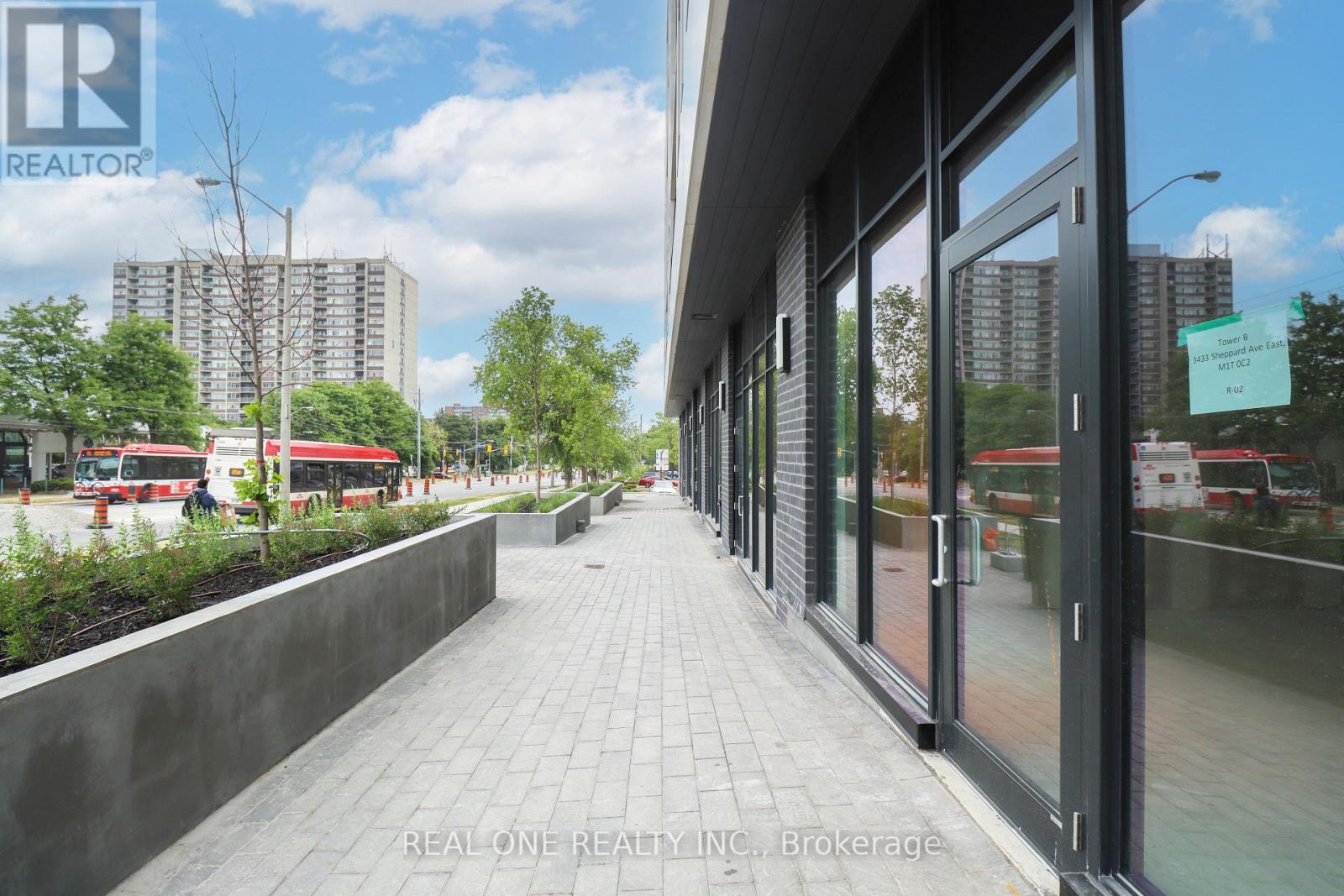 R02 – 3433 SHEPPARD AVENUE E