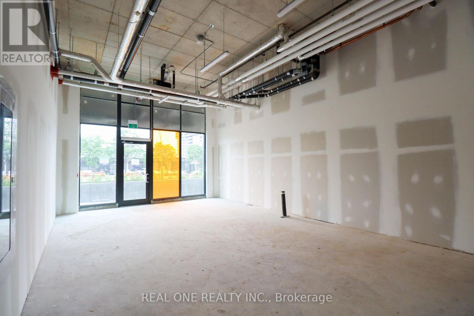 R02 – 3433 SHEPPARD AVENUE E