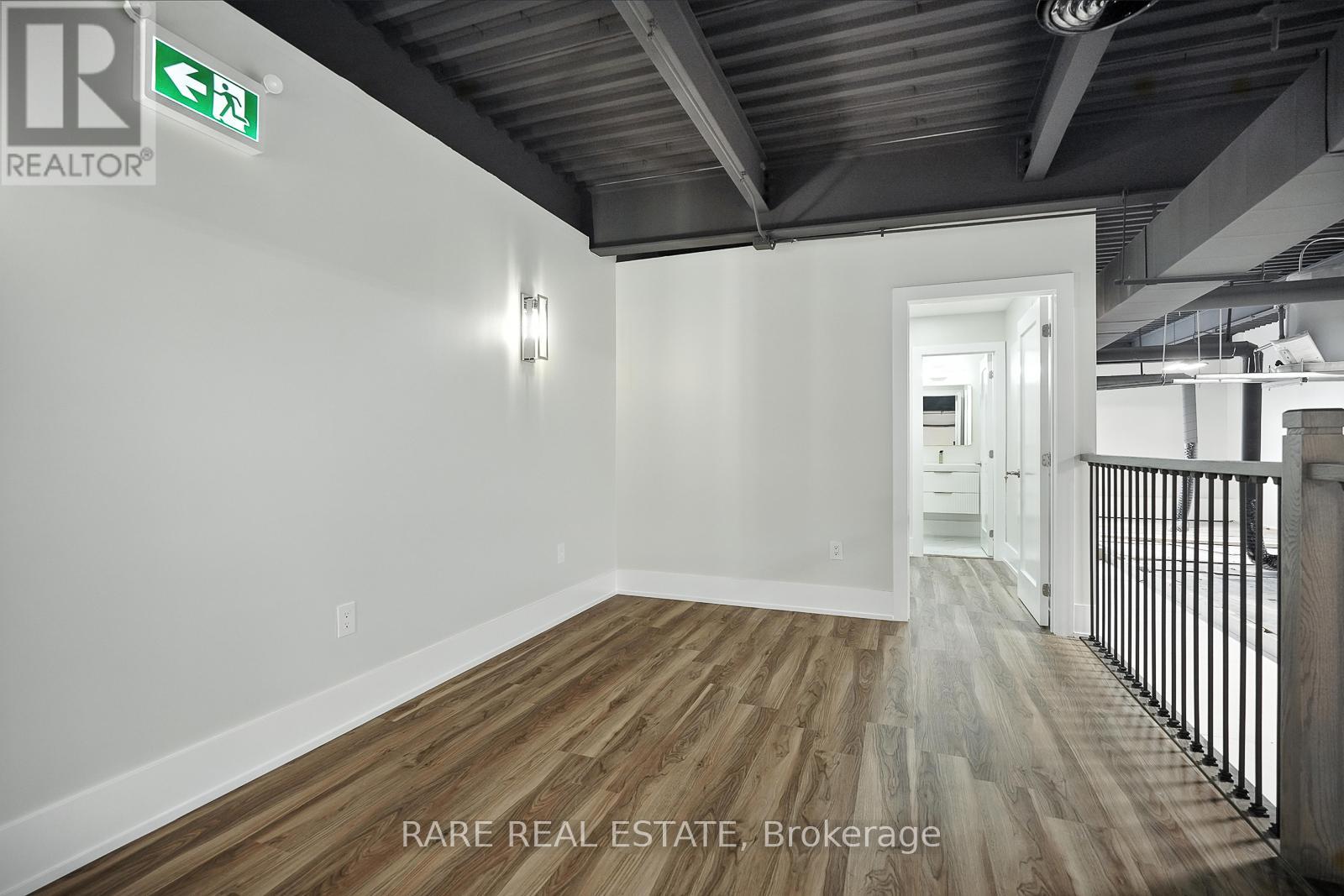 25 – MEZZANINE – 462 TAUNTON ROAD W