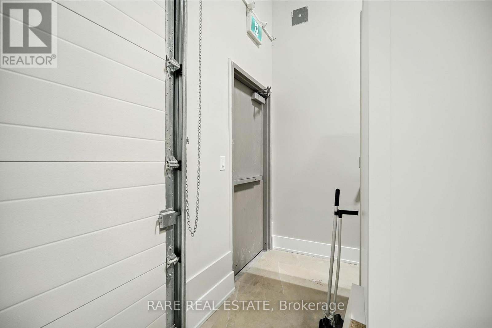 25 – MEZZANINE – 462 TAUNTON ROAD W