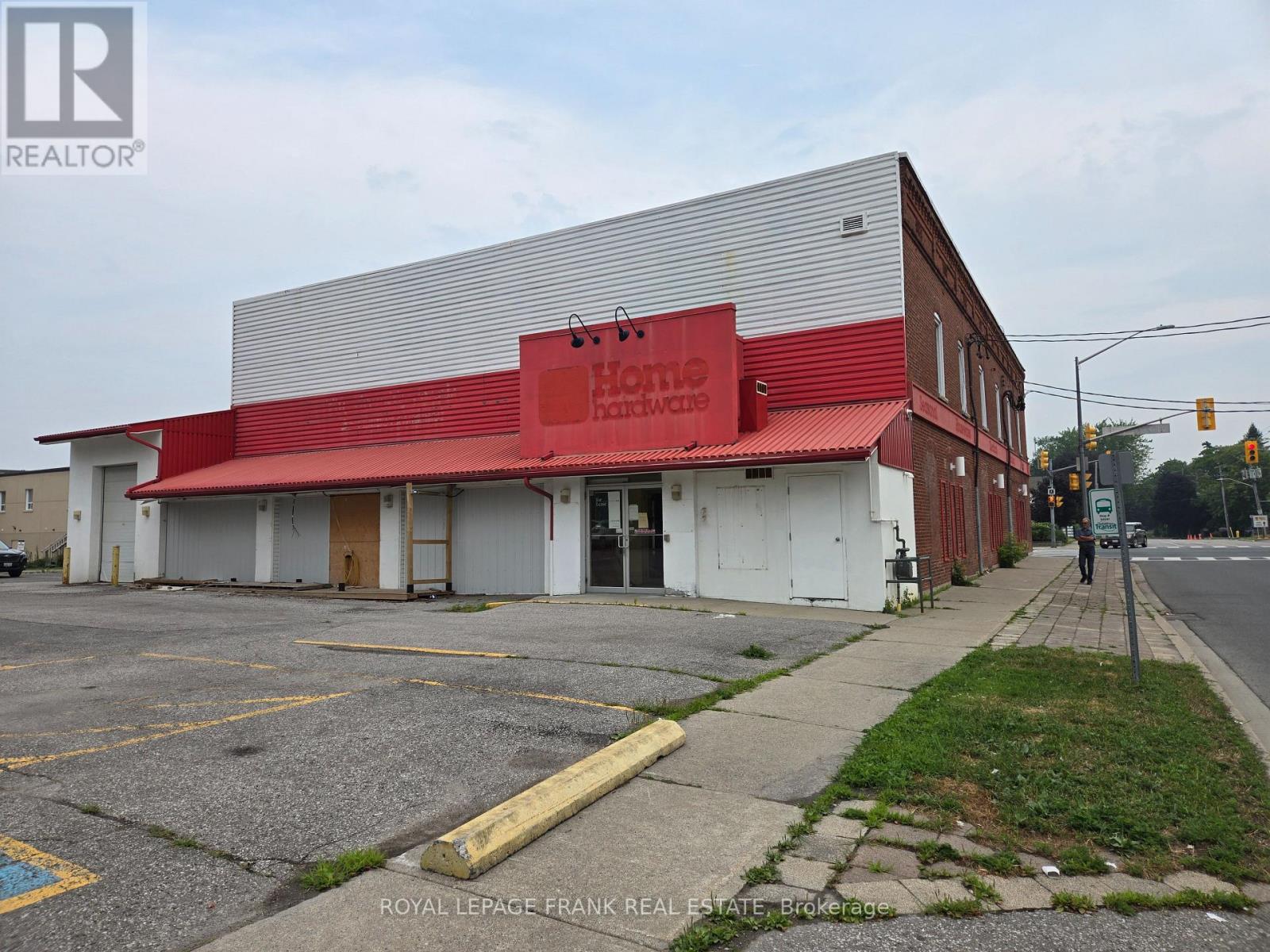 B – 15 KING AVENUE W