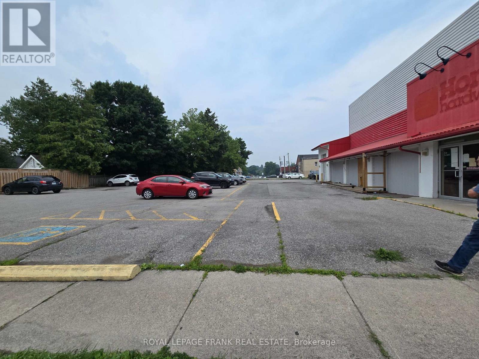 B – 15 KING AVENUE W
