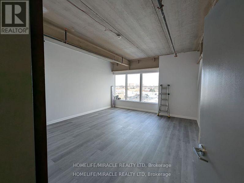 405 – 2225 MARKHAM ROAD