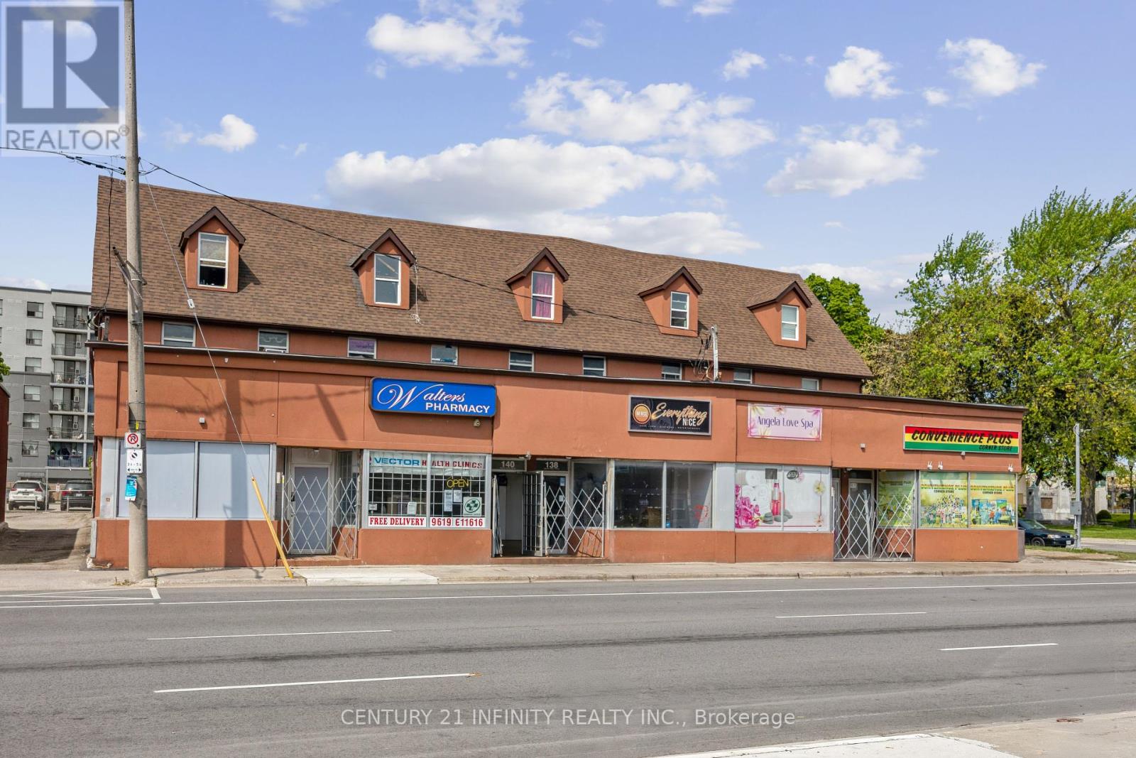 134-142 SIMCOE STREET S