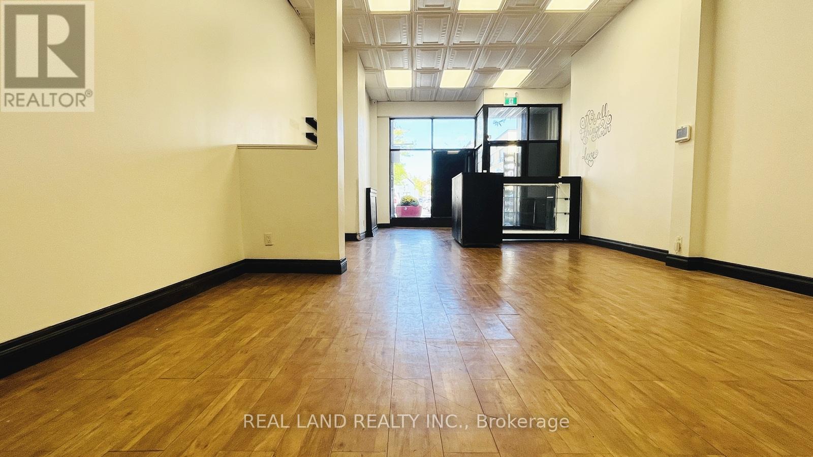33 KING STREET E