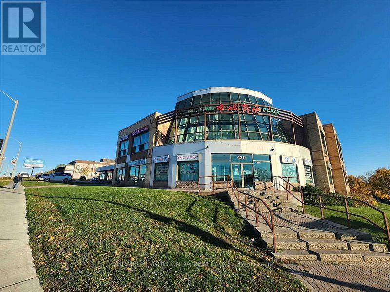 A104 & 105 – 4211 SHEPPARD AVENUE E