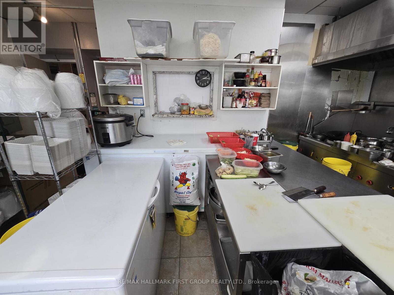 211 – 4438 SHEPPARD AVENUE E