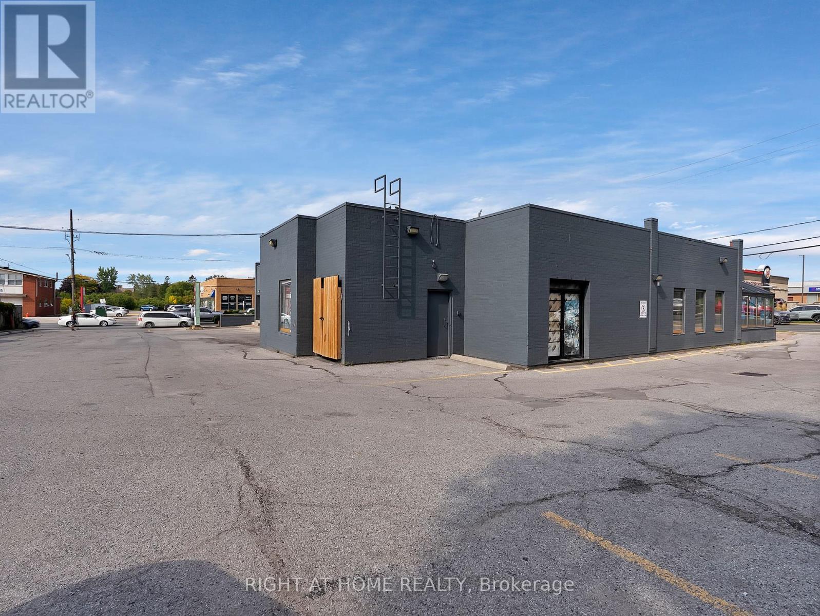 4 – 1601 BIRCHMOUNT ROAD