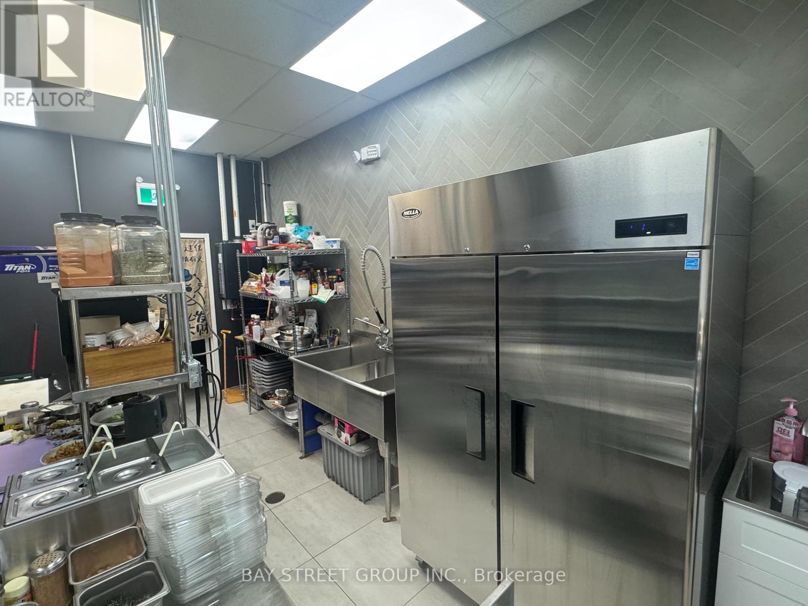 E106 – 3262 MIDLAND AVENUE