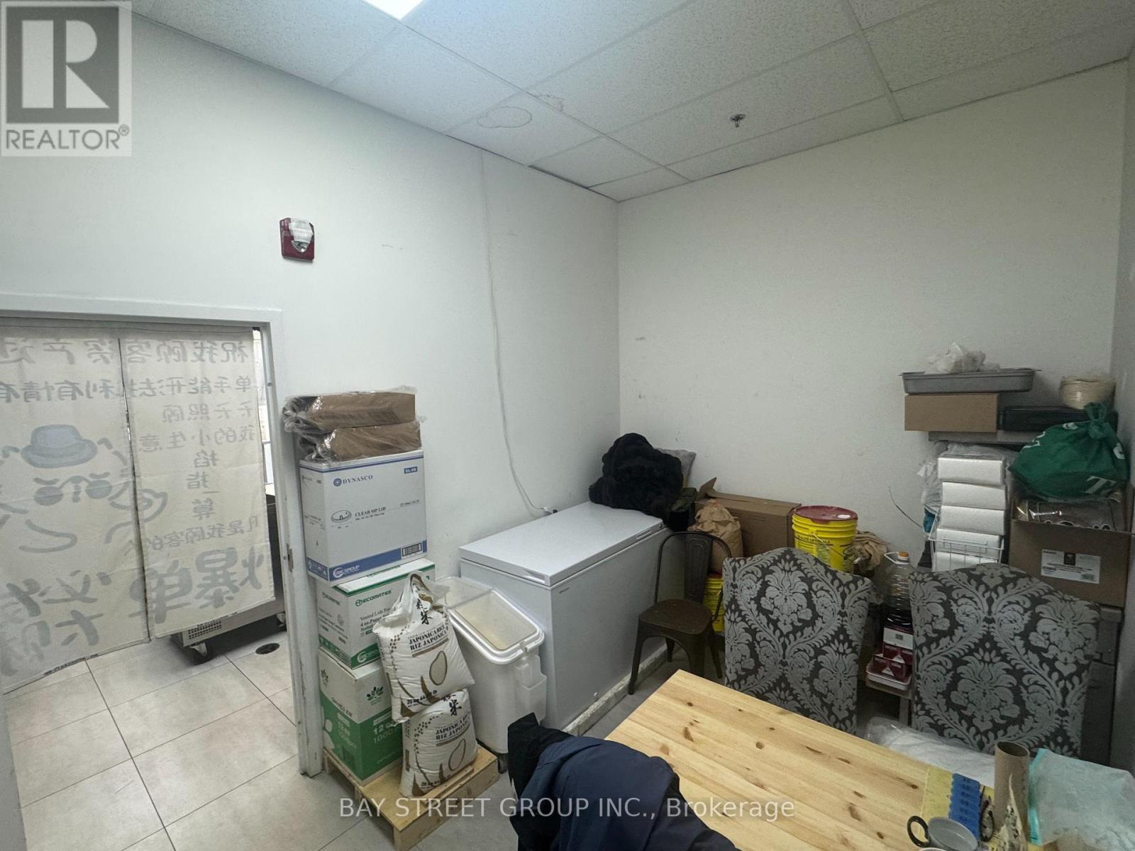 E106 – 3262 MIDLAND AVENUE