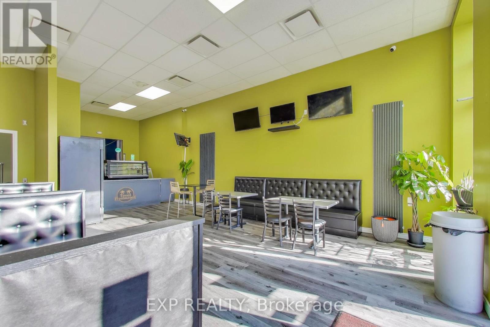 UNIT #4A – 3220 KINGSTON ROAD
