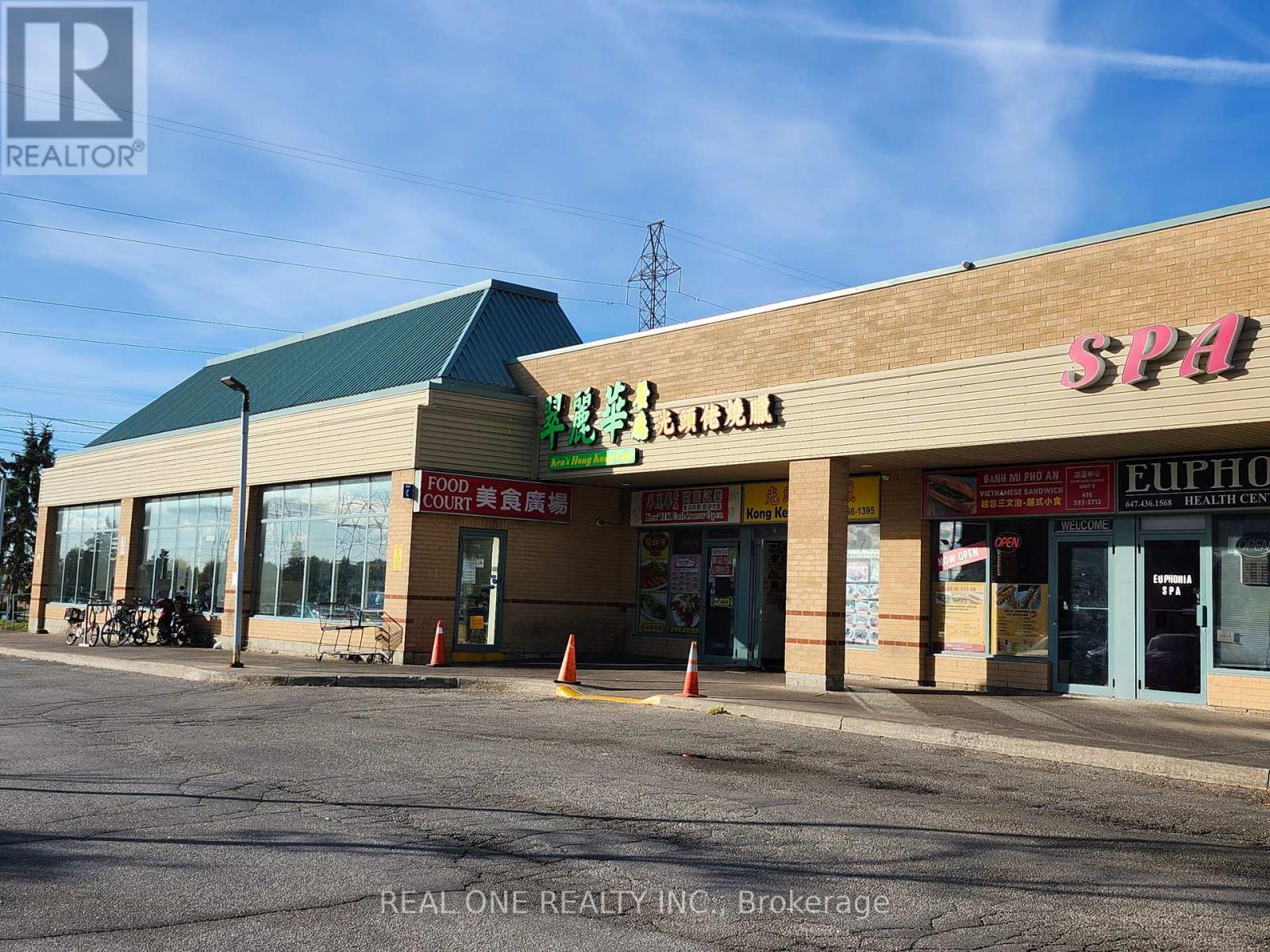 11 – 3833 MIDLAND AVENUE