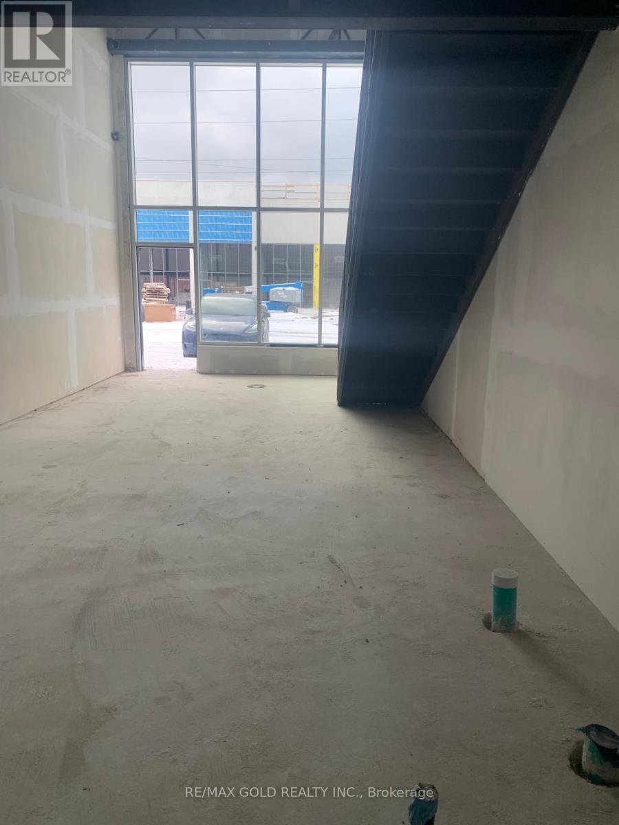 B7 – 3101 KENNEDY ROAD