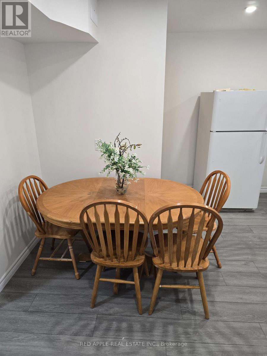 5 HOLLAND STREET W
