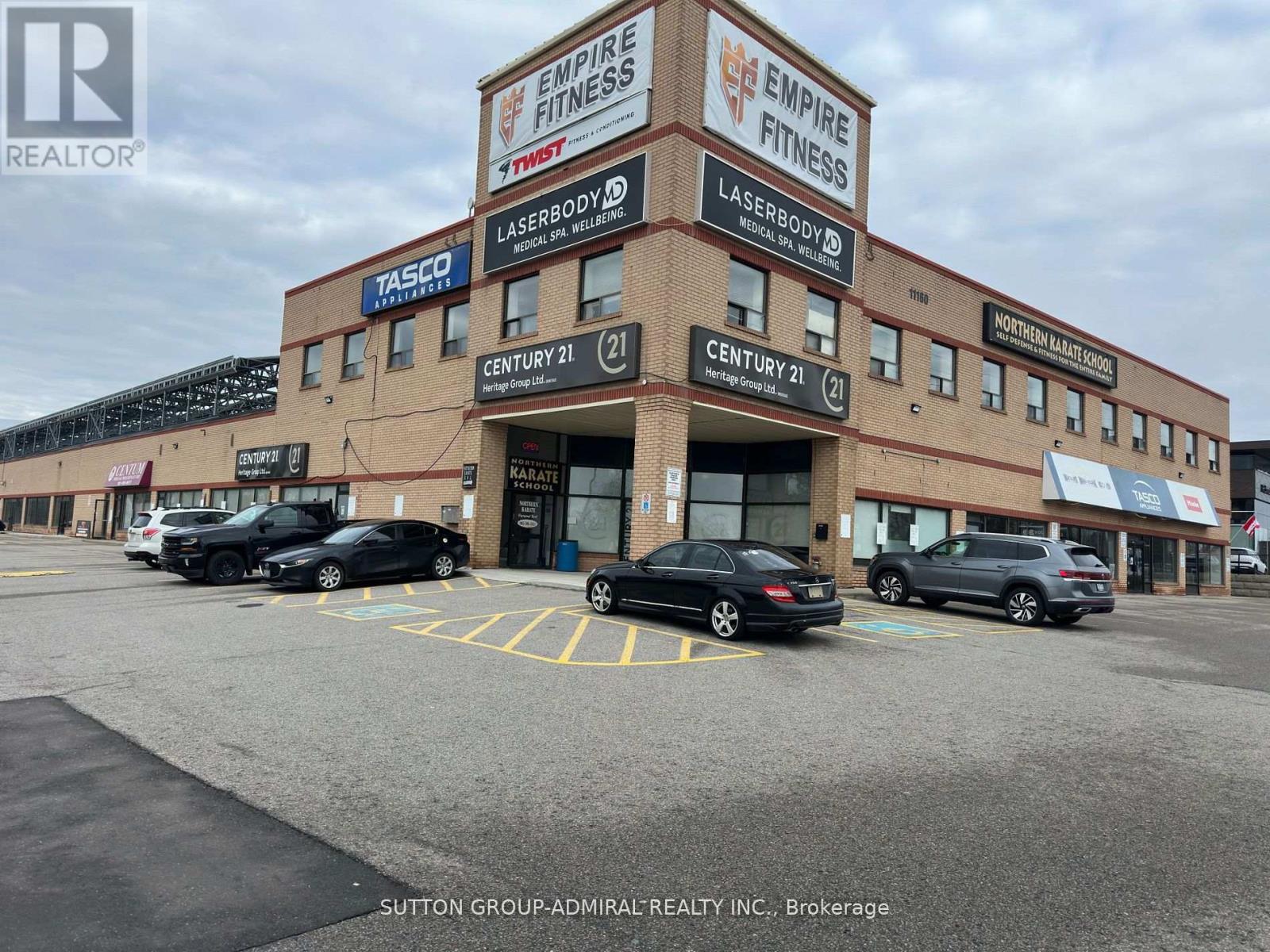 6 – 11160 YONGE STREET W