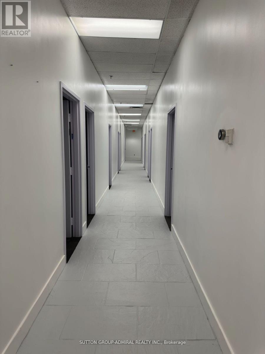 6 – 11160 YONGE STREET W