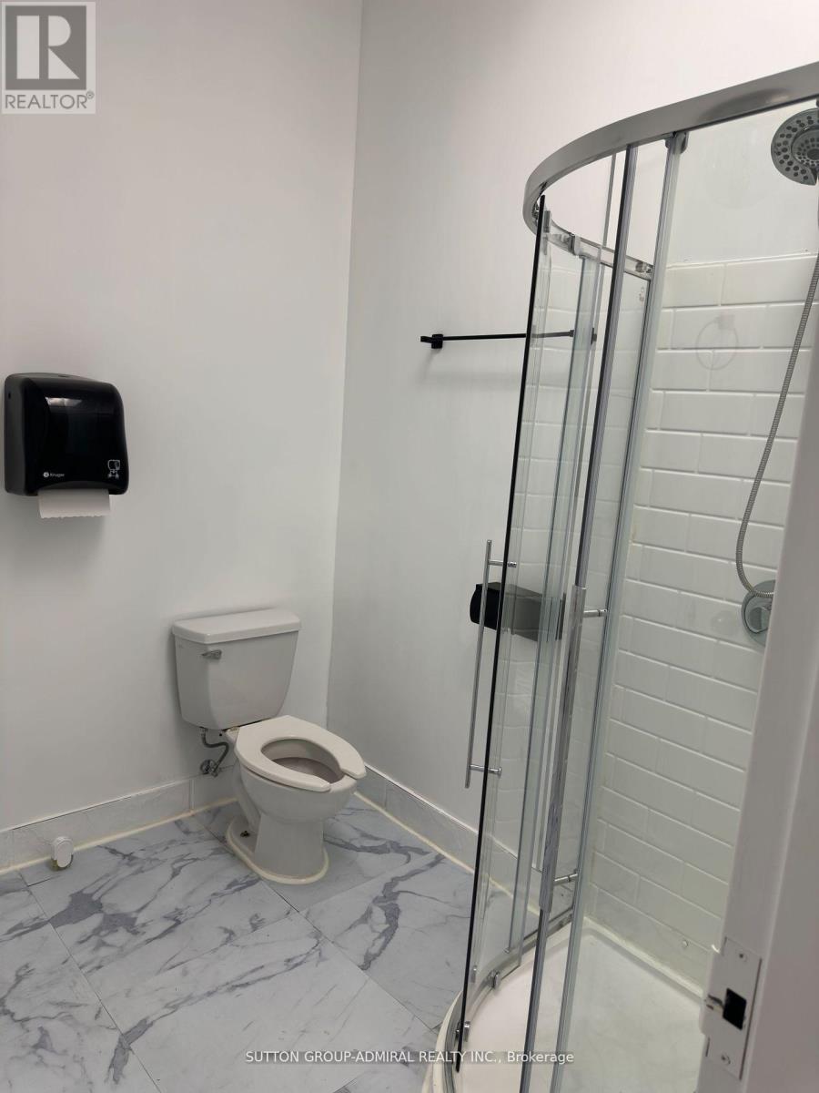 6 – 11160 YONGE STREET W