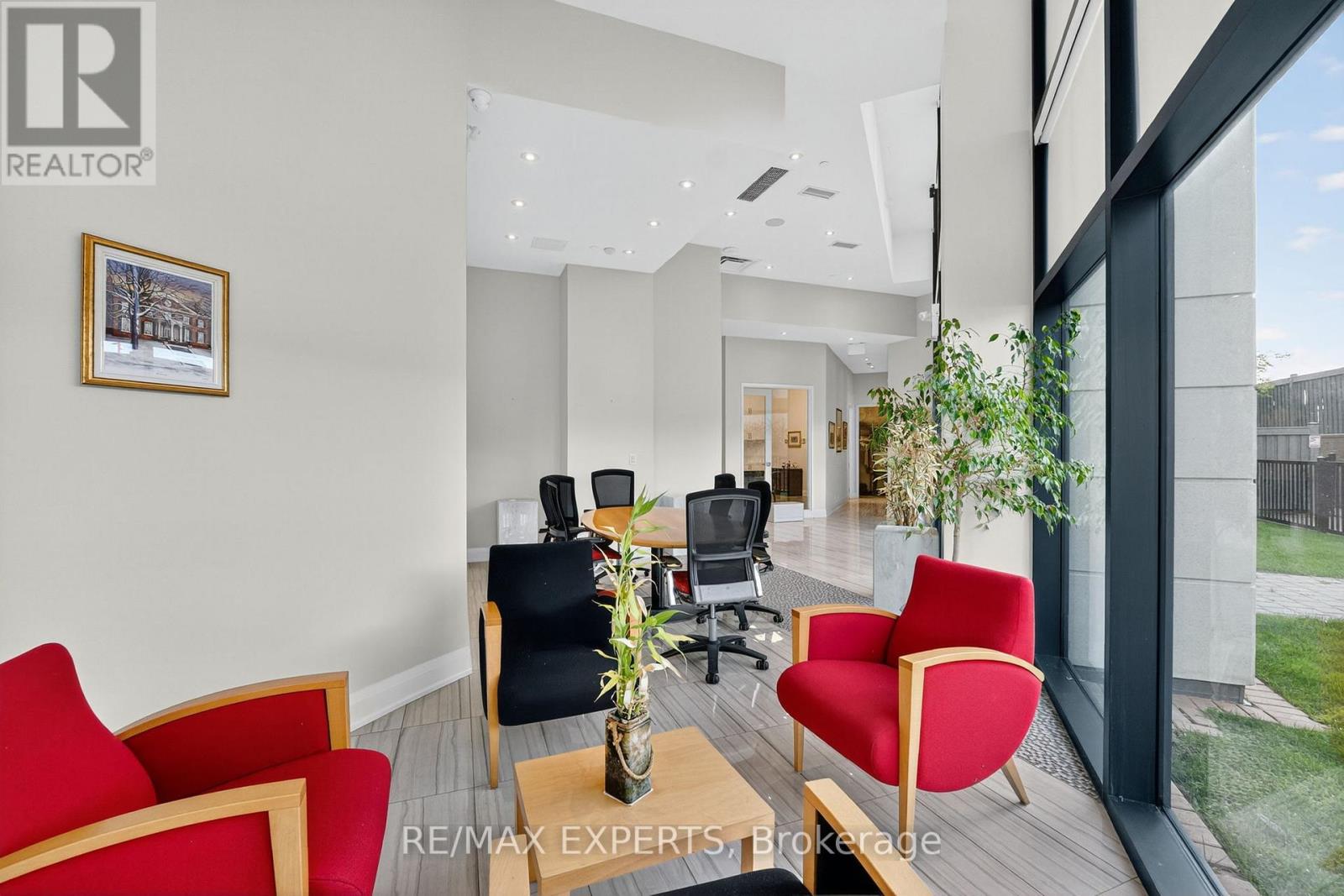 6 – 12 WOODSTREAM BOULEVARD