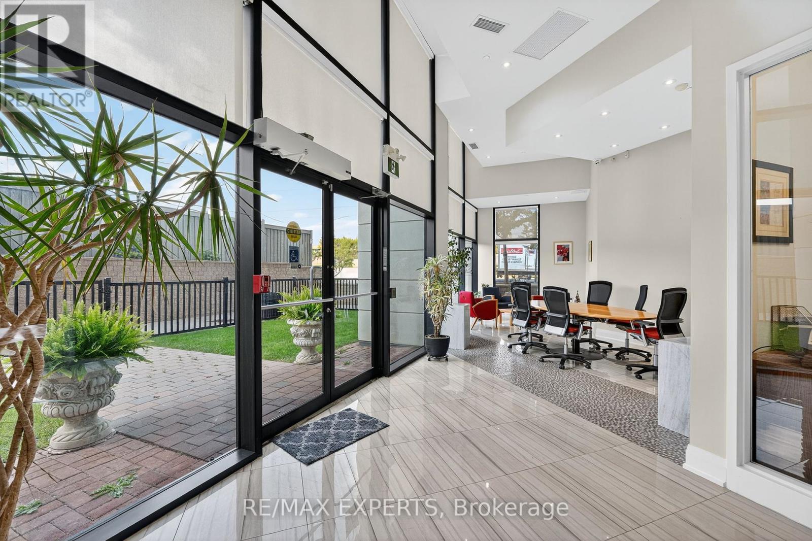6 – 12 WOODSTREAM BOULEVARD