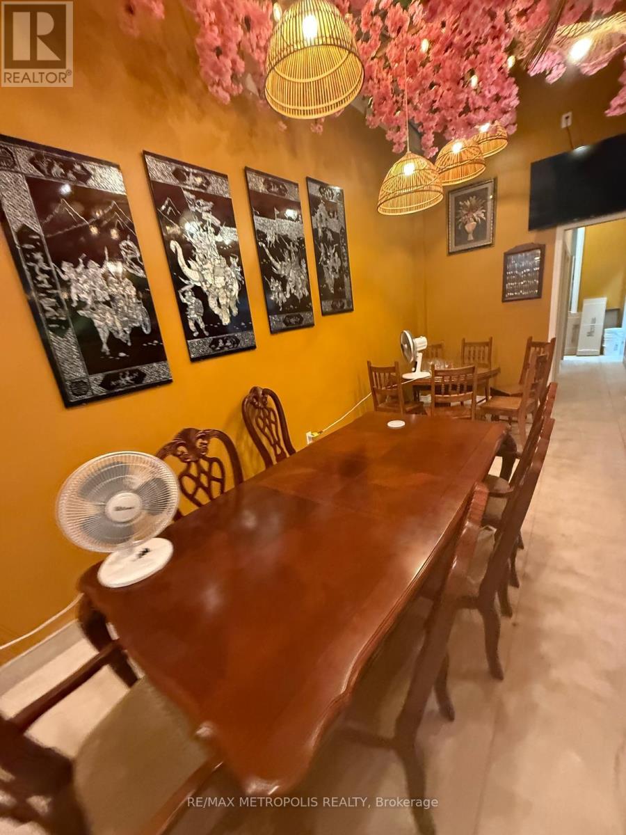 20 – 180 STEELES AVENUE W