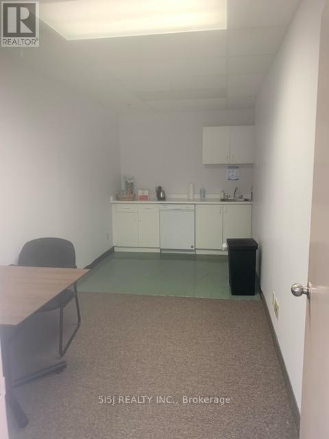 205 – 9120 LESLIE STREET W