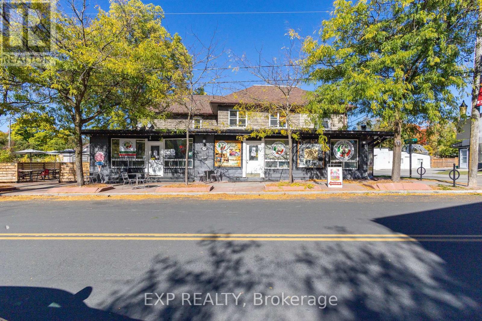 104 & 105 – 928 LAKE DRIVE E