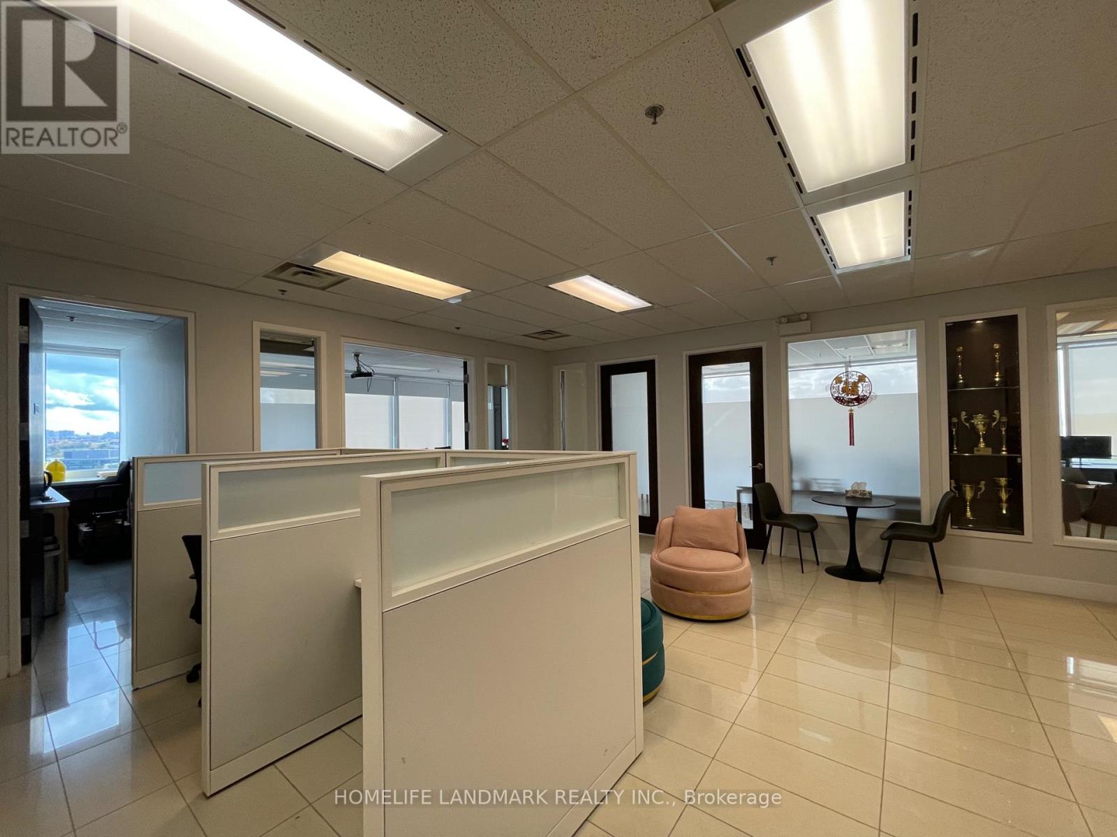908 – 3601 7 HIGHWAY E
