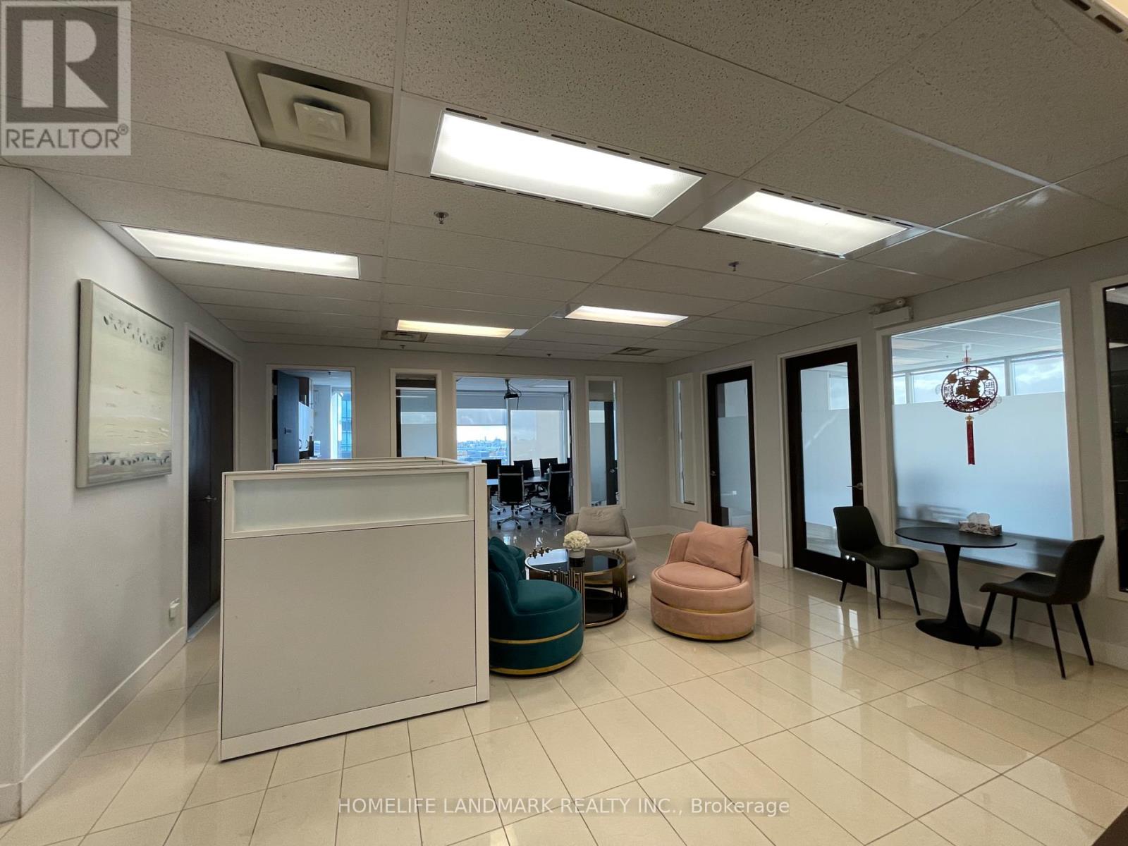 908 – 3601 7 HIGHWAY E