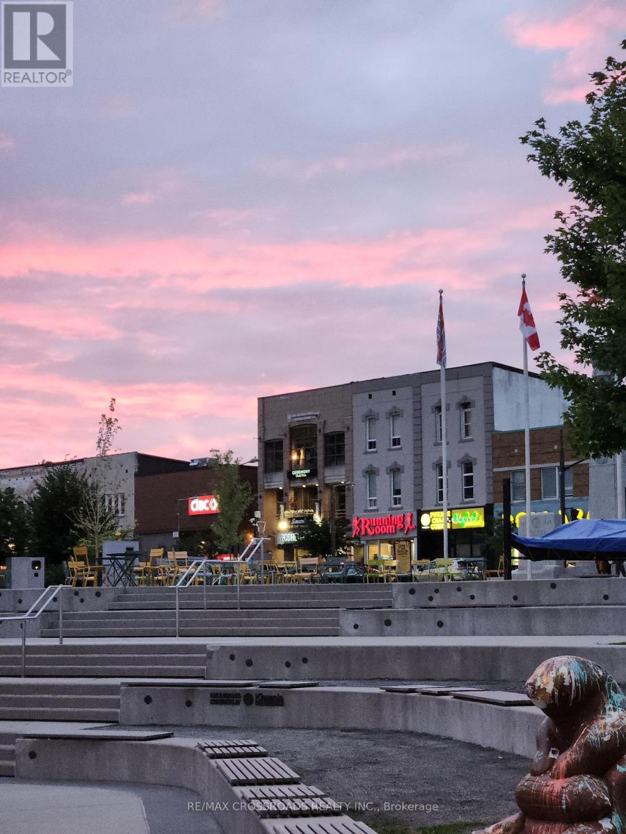220D – 50 DUNLOP STREET