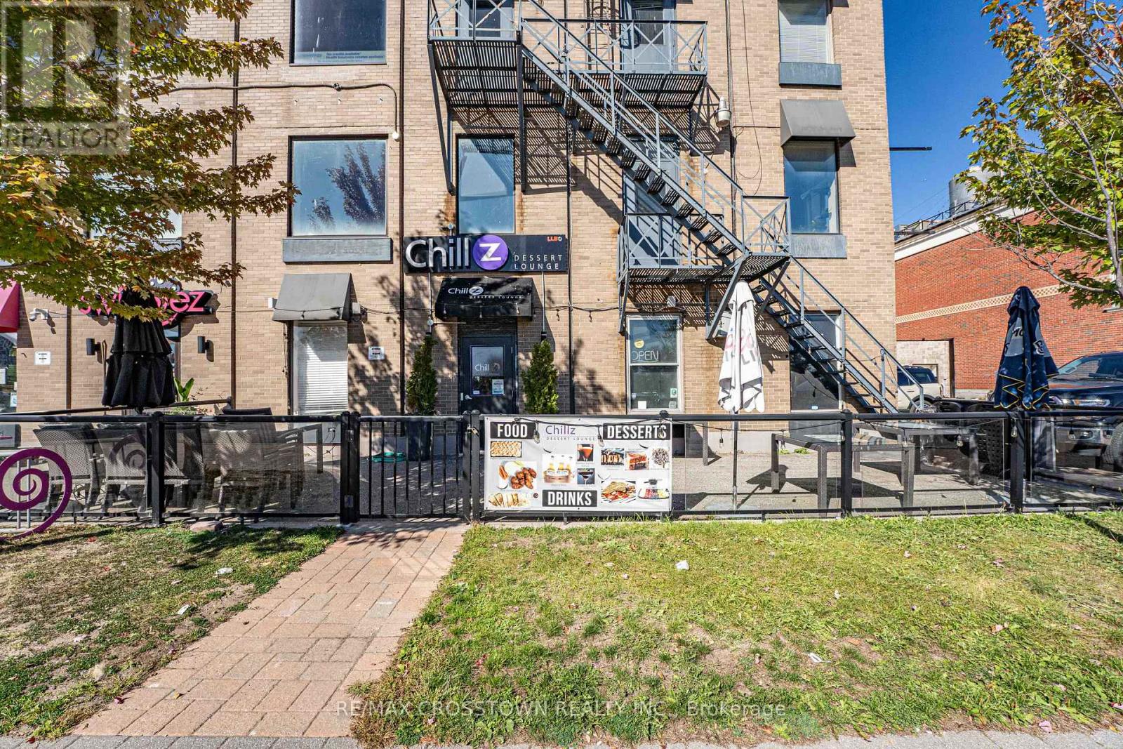 UNIT 102 – 89 DUNLOP STREET E