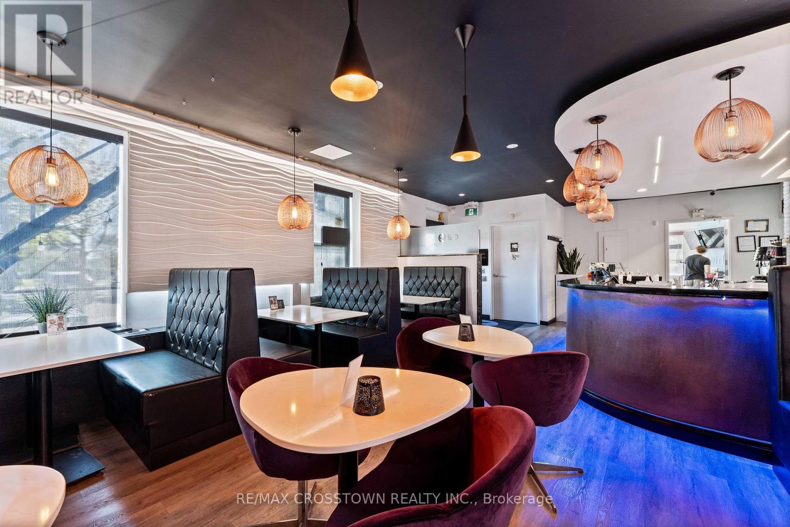UNIT 102 – 89 DUNLOP STREET E