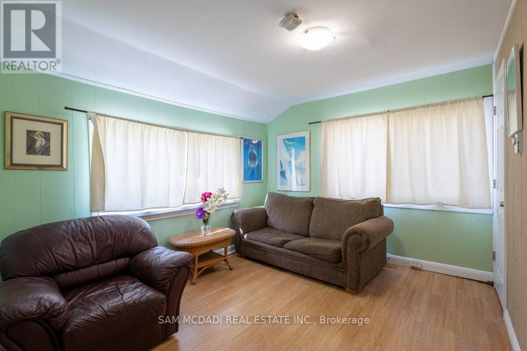 5 RIVER ROAD E