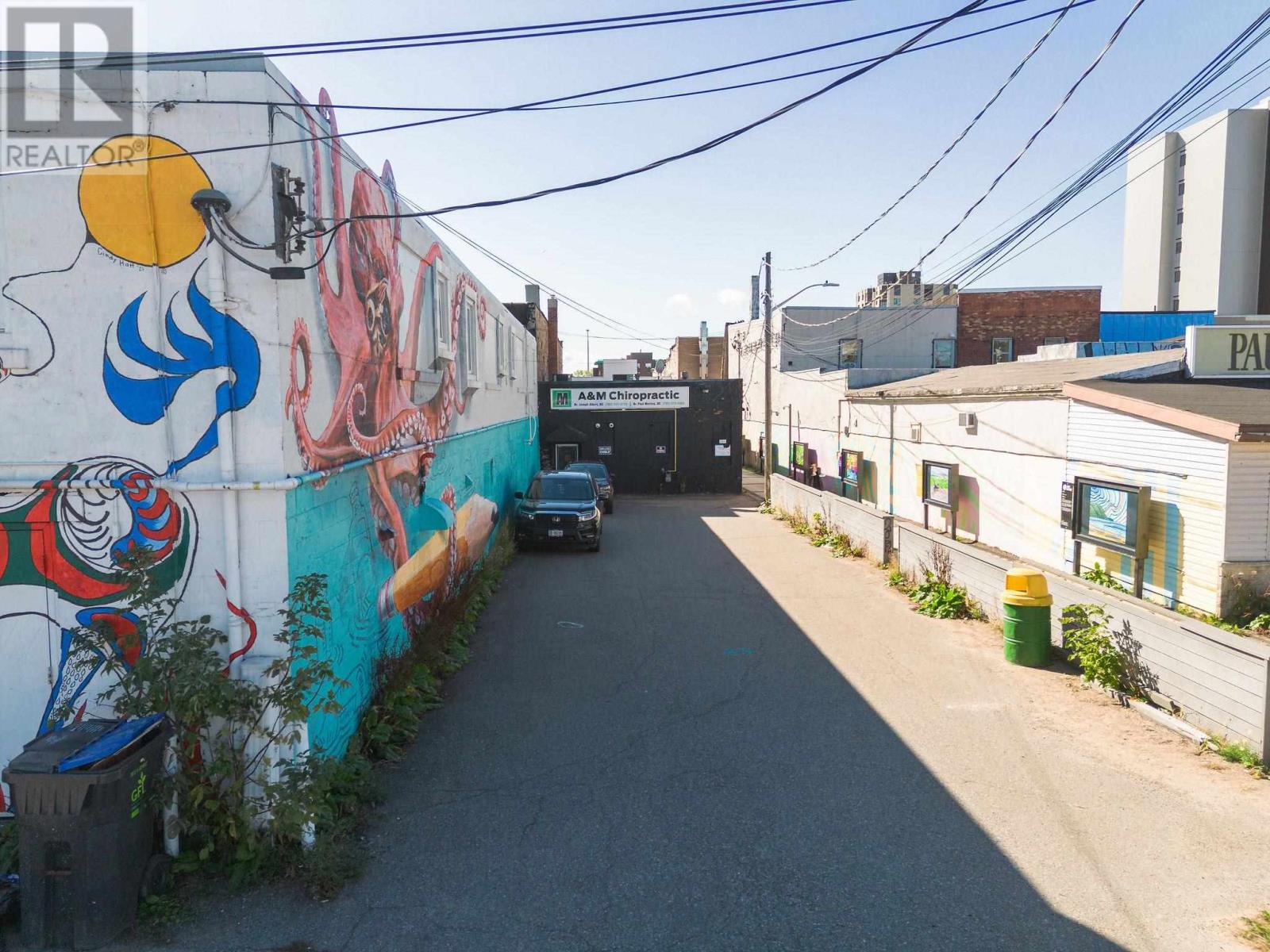 644 Queen ST E