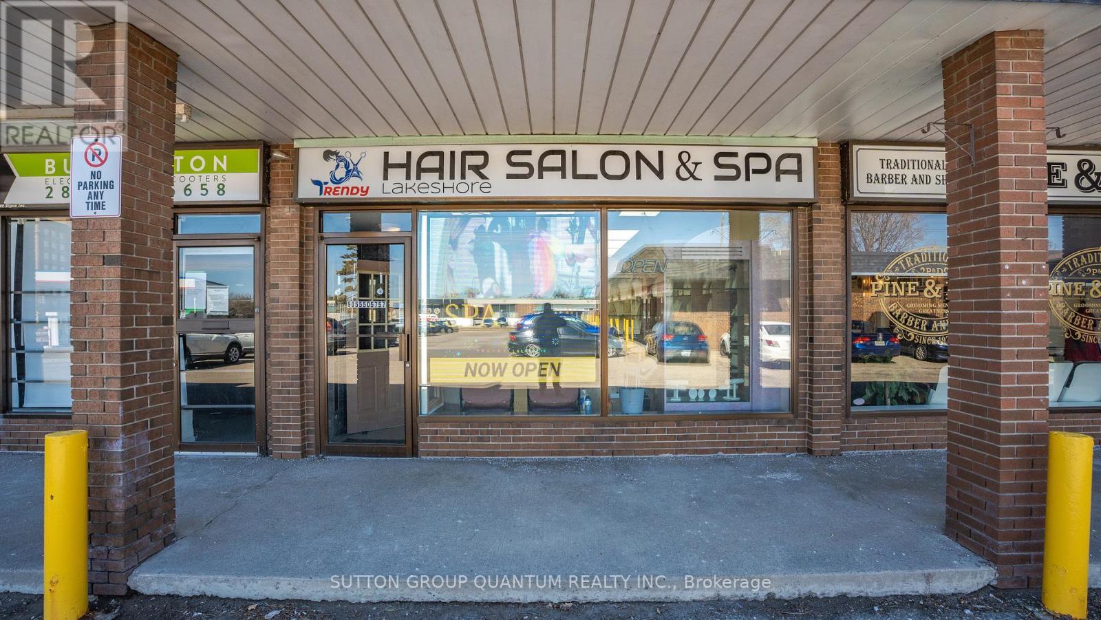 6 – 5291 LAKESHORE ROAD