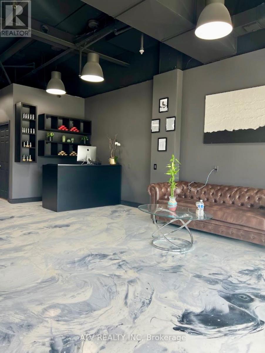 102 – 2240 LAKE SHORE BOULEVARD W