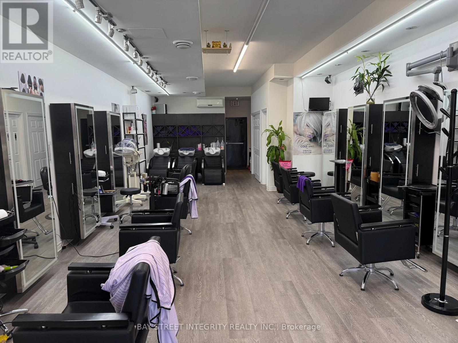 1850 LAKESHORE ROAD W