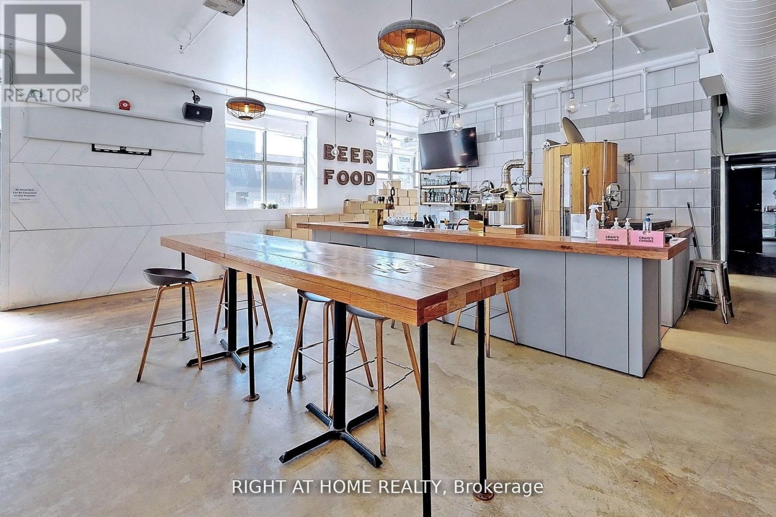 1346 QUEEN STREET W