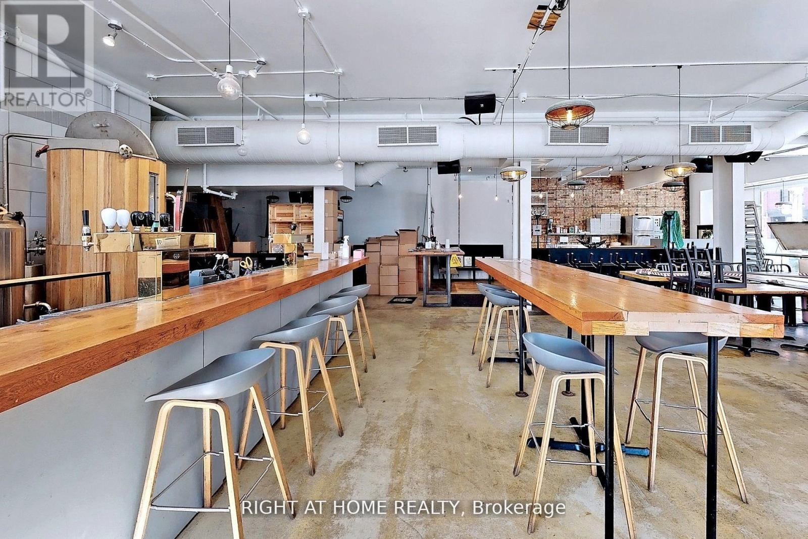 1346 QUEEN STREET W