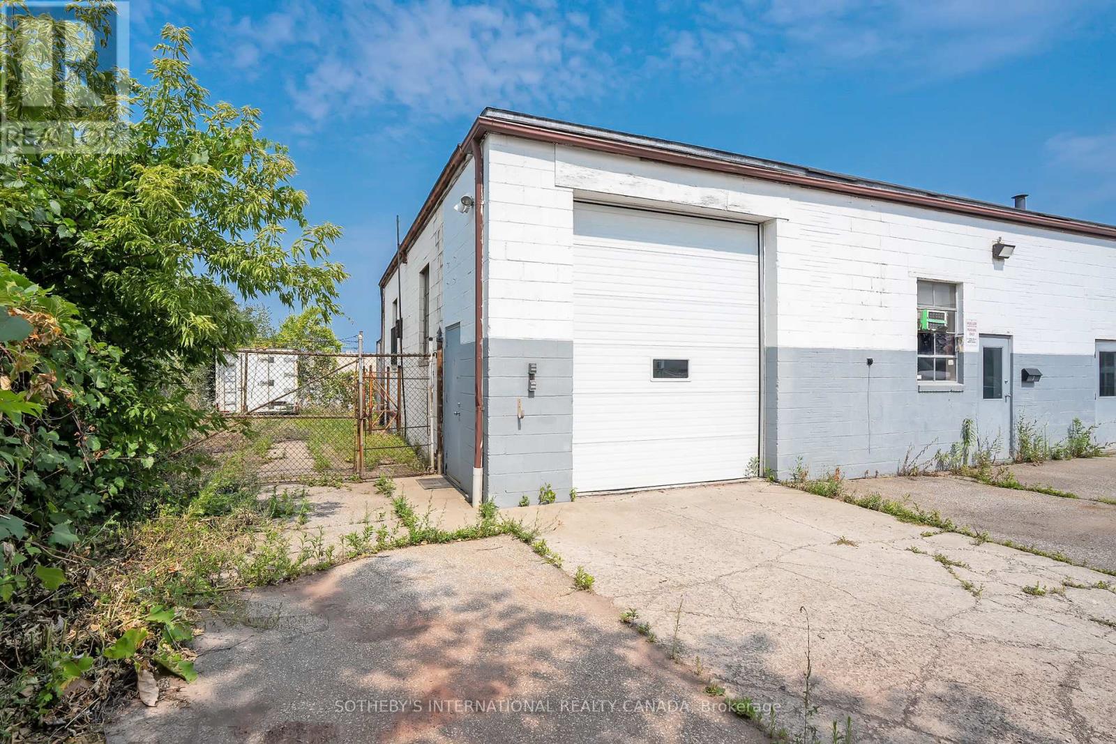 3 – 1505 SPEERS ROAD