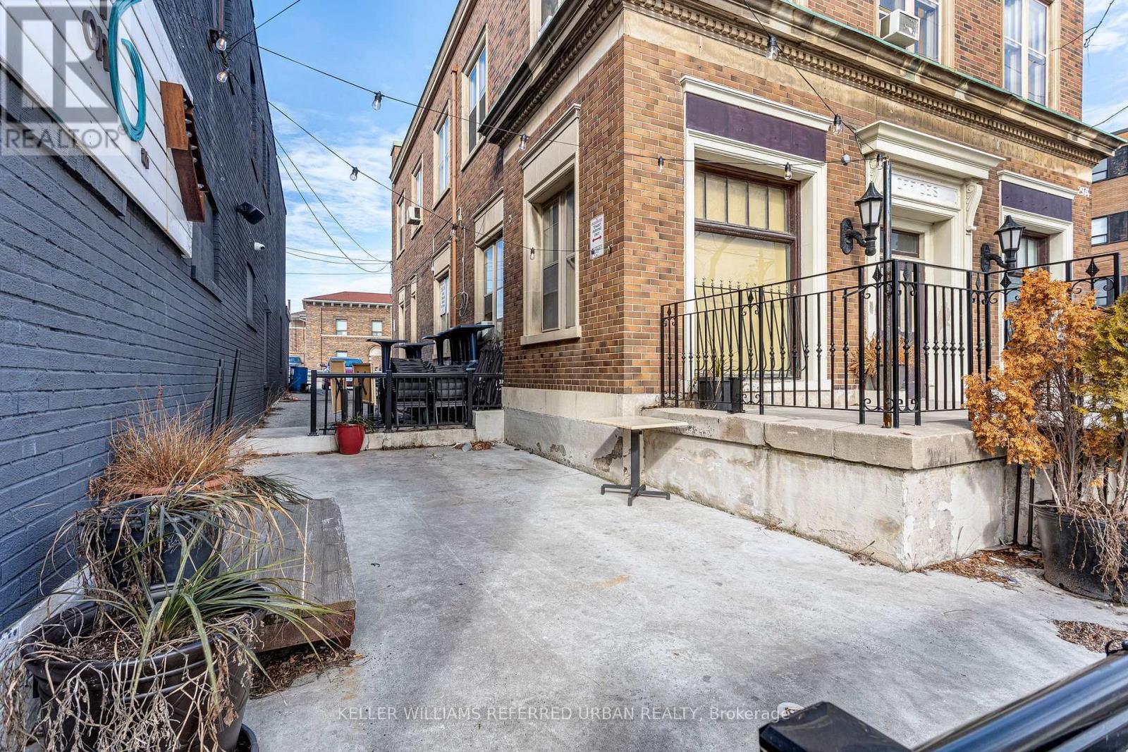 GROUND – 2974 LAKE SHORE BOULEVARD W