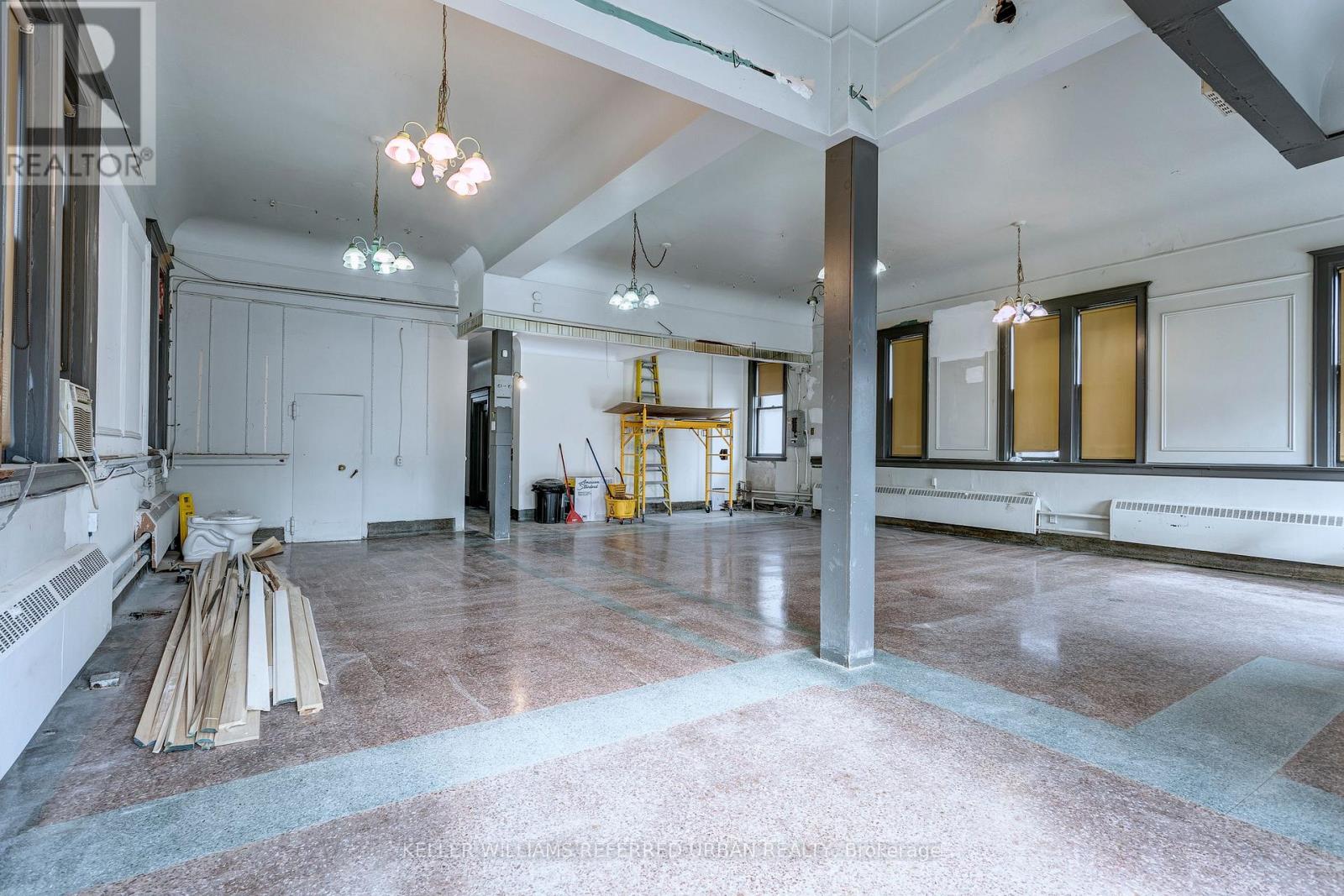 GROUND – 2974 LAKE SHORE BOULEVARD W
